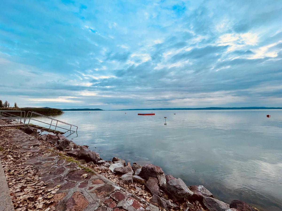 Aranygesztenye Apartmanház Balatonudvari Exterior foto