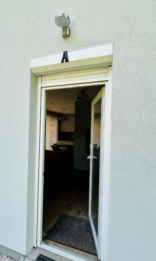 Aranygesztenye Apartmanház Balatonudvari Exterior foto
